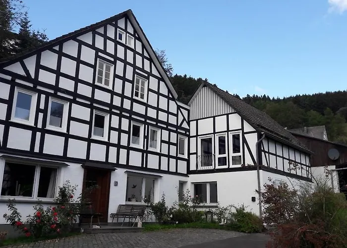 Paradiesken Am Berg Appartement *